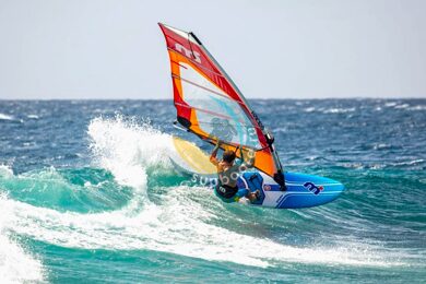 mistral-zonda-5-4m-freeride-windsurfing-rig-serfing.webp